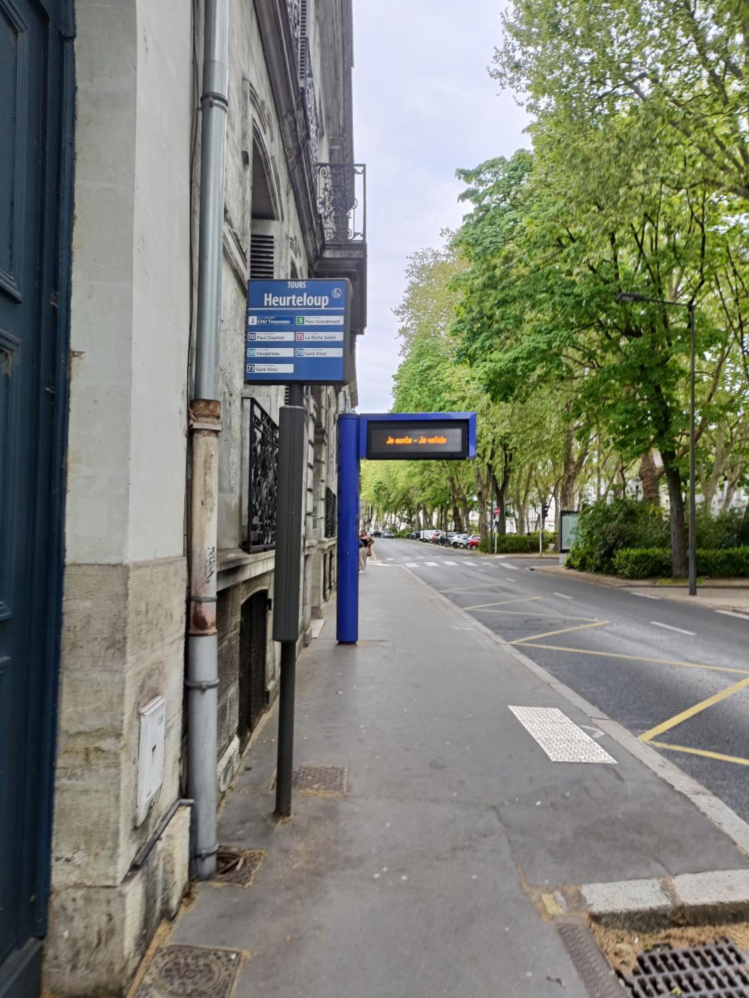 T3 Centre-Ville Avec Parking Tours Exterior photo